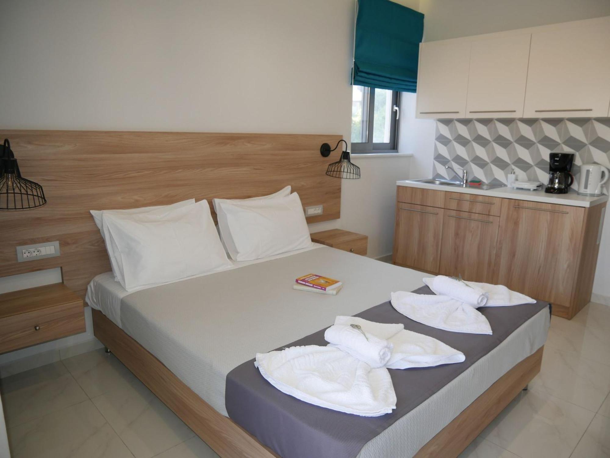 Erotokritos Studios Agia Marina  Екстер'єр фото